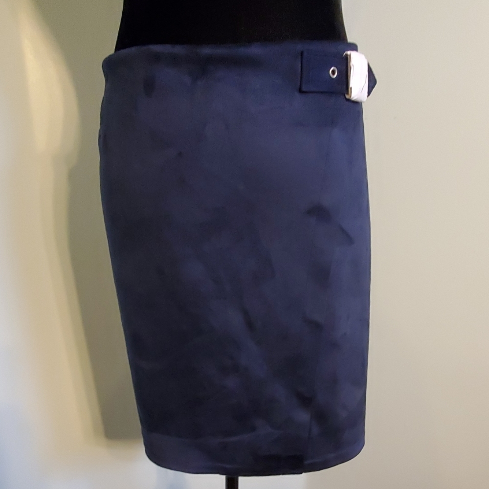 NWT- The Limited womens suede look buckle skirt 16